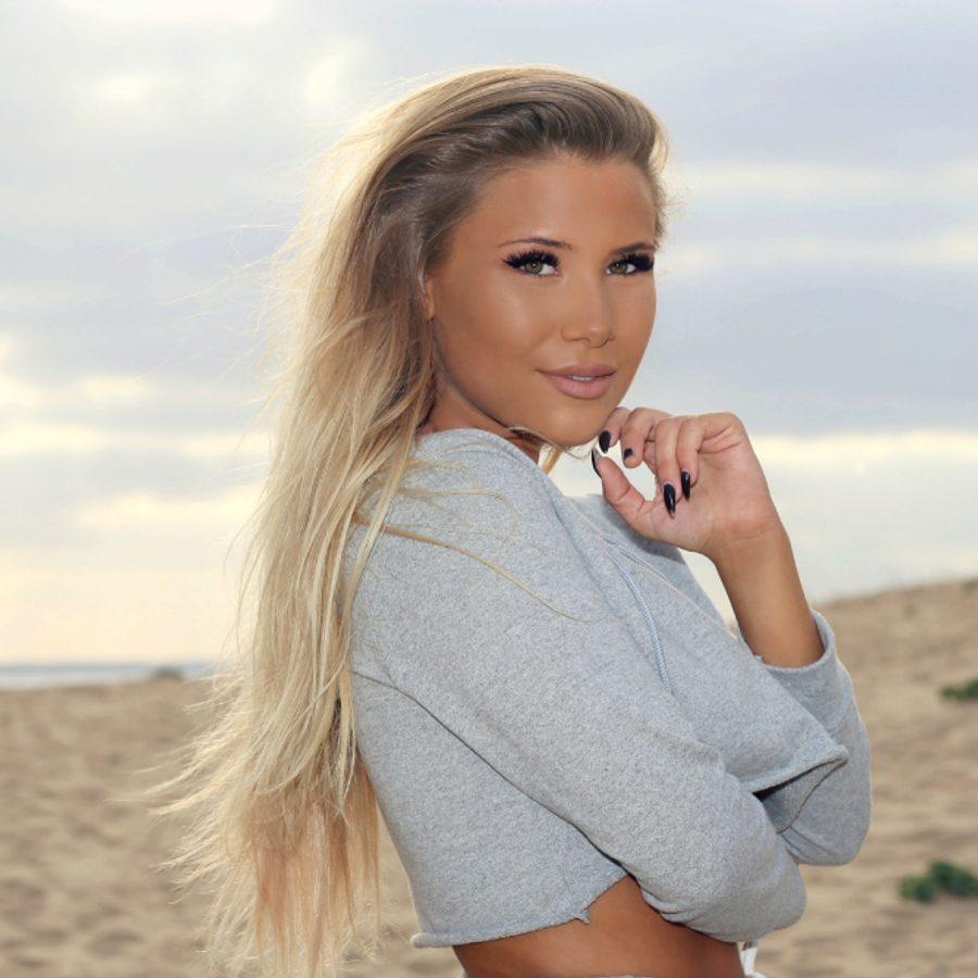 Andrea med hair extensions fra LuxusHair